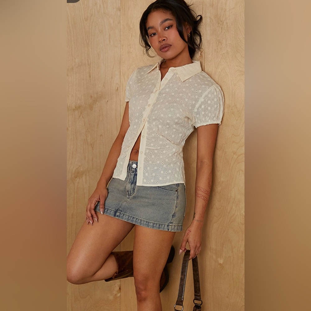 Your Favorite Magnolia Eyelet
Short Sleeve Button Shirt Cream Size M NWT